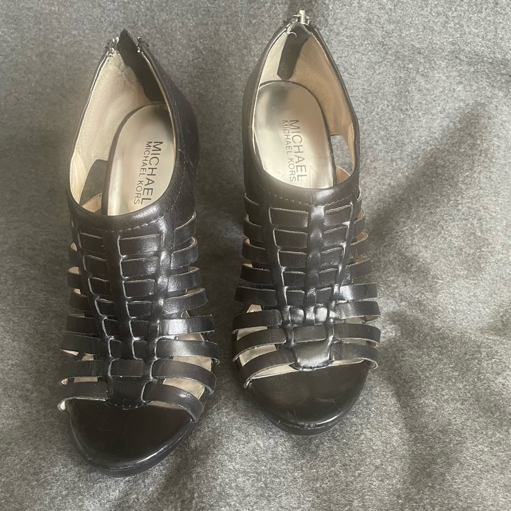 EUC Michael Kors Pembroke open toe weave black leather heels sz 7M